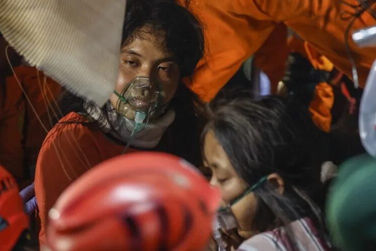 Un vagón solo para ellas: las 15 víctimas del letal choque de tren indonesio son mujeres