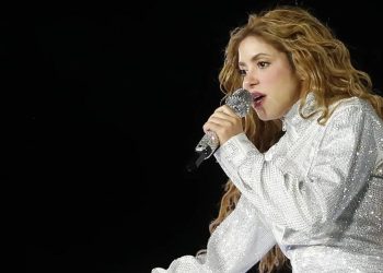 Shakira lamenta la muerte de un trabajador en el montaje de su concierto en Río de Janeiro