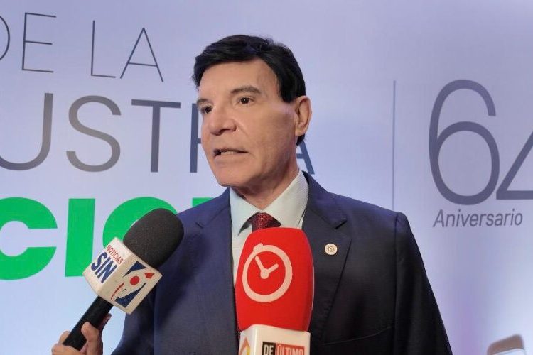 Julio Virgilio Brache señala volatilidad del petróleo como principal reto económico actual