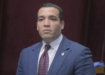 Charlie Mariotti Jr. se opone a aprobación “acelerada” de proyecto para pago a contratistas del Estado