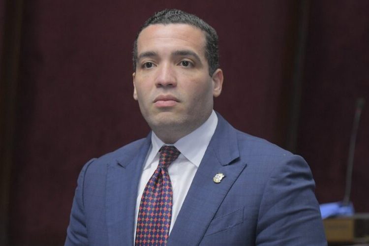 Charlie Mariotti Jr. se opone a aprobación “acelerada” de proyecto para pago a contratistas del Estado