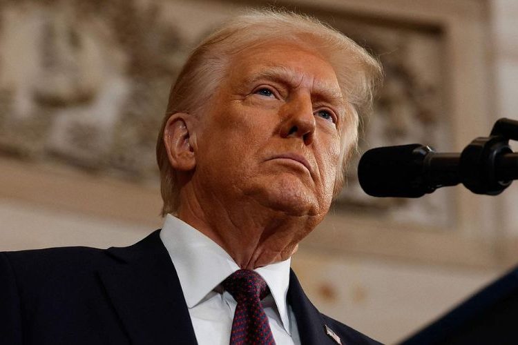 Trump amenaza con aranceles a quien venda armas a Irán y habla de un cambio de régimen