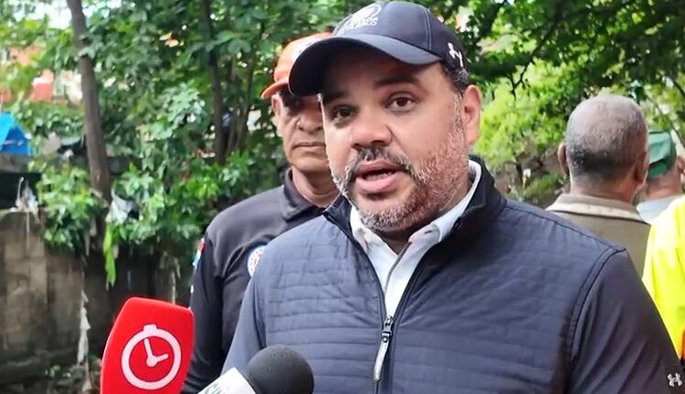 Defensor del Pueblo recorre zonas afectadas en Los Ríos y llama a seguir orientaciones oficiales tras lluvias