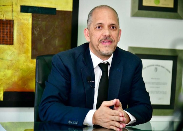 Suspenden por un año a tres abogados por violaciones al Código de Ética