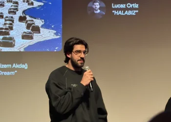 El poder de deidad de la IA: artistas alteran las leyes físicas para crear nuevos géneros