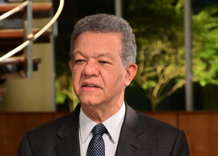 Leonel advierte sobre “falta de rumbo” en el Gobierno y alerta impacto en la economía familiar