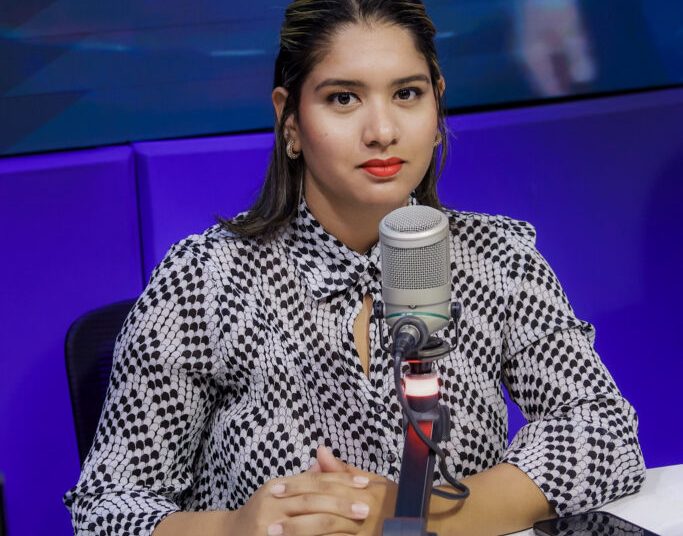 Pamela Rojas denuncia autoridades obligan a ciudadanos a parquearse en zona de alto riesgo del malecón