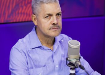 Barahona bajo asedio: Luis Carvajal denuncia «mafia de agregados» y colapso de la institucionalidad ambiental