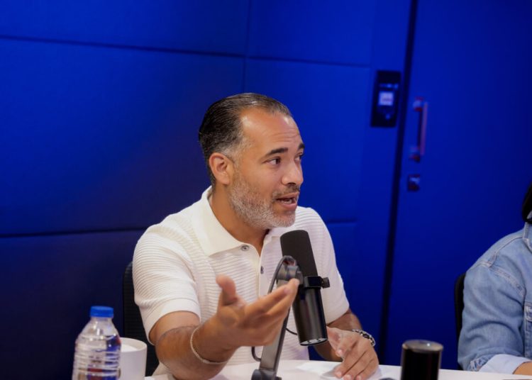 Brito desmiente supuesta filtración de videos en cabañas: advierte se trata de estafa de «chiperos»