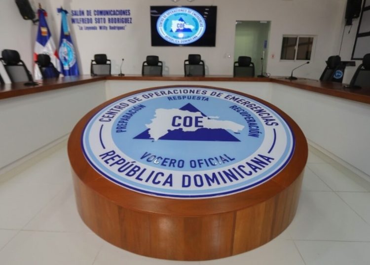 COE mantiene 4 provincias en alerta amarilla y 8 en verde por fuertes lluvias y vaguada