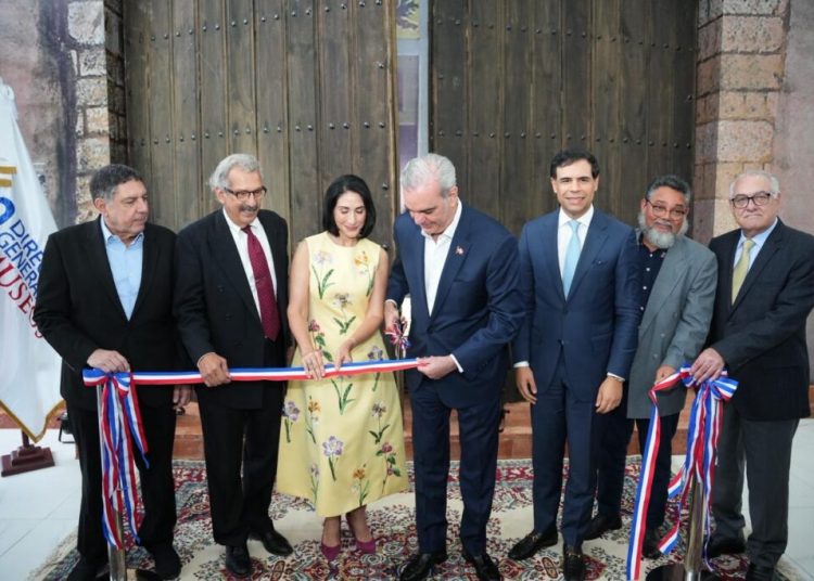 Reabren el Museo Nacional de Historia y Geografía con renovadas salas y enfoque moderno