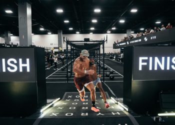 Duanny Abreu y Erick Bautista logran histórico segundo lugar en competencia Hyrox en Miami