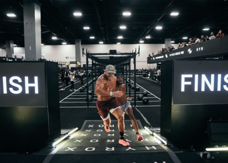 Duanny Abreu y Erick Bautista logran histórico segundo lugar en competencia Hyrox en Miami