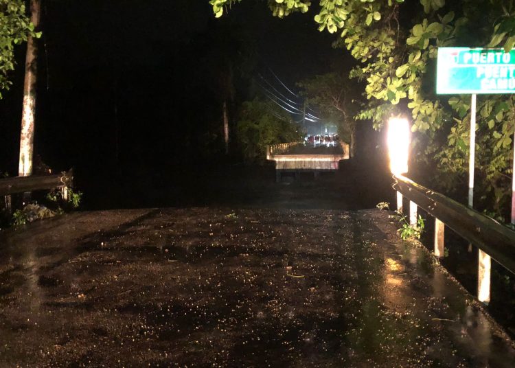Colapsa puente sobre el río Camú en la carretera turística Luperón tras intensas lluvias