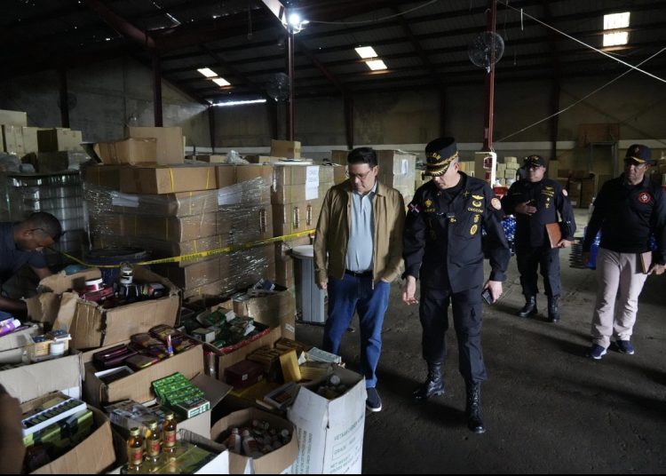 MICM y CECCOM decomisan más de 2.3 millones de productos ilícitos en Semana Santa