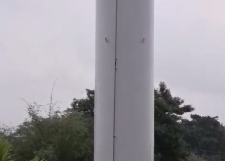 Conato de incendio en planta de Coca-Cola tras presunto impacto de rayo obliga evacuación preventiva