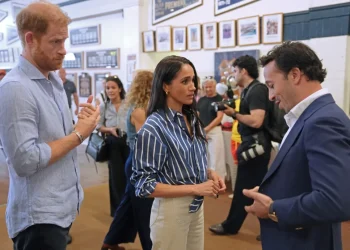 El príncipe Enrique y Meghan Markle se reúnen con supervivientes del ataque de Bondi
