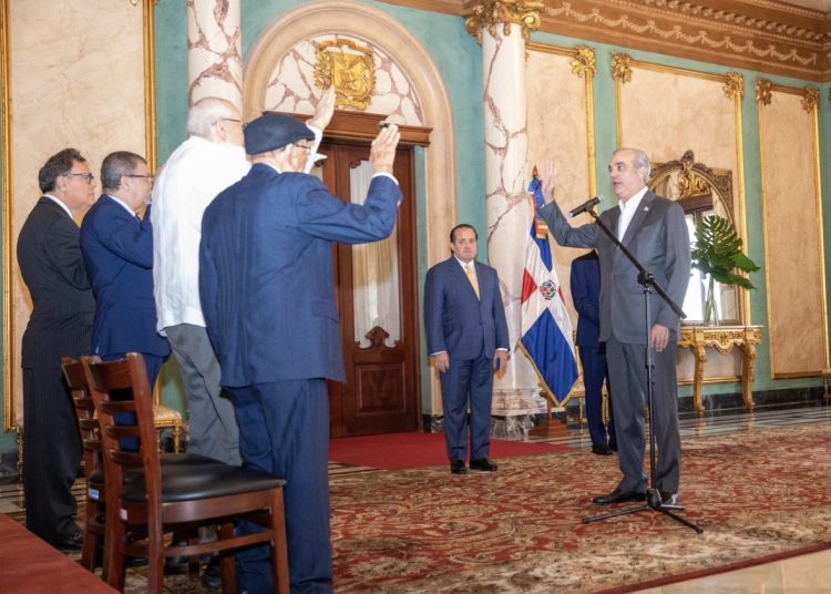 Abinader juramenta comisión para activar Museo de la Gesta de Abril