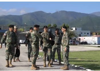 Comandante General del Ejército refuerza supervisión y presencia en la línea fronteriza