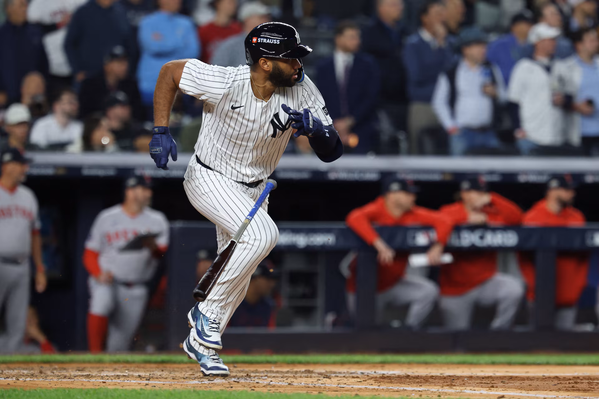 Rosario se luce con dos jonrones y Yankees remontan ante los Atléticos