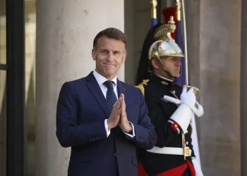 Macron afirma que el alto el fuego debe incluir al Líbano para ser «creíble y duradero»