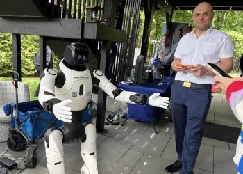 Un robot que ‘perrea’ y 3D sin gafas: Nueva Jersey exhibe lo último en tecnología