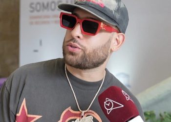 Mark B respalda a Crazy Design y disfruta su nueva etapa como padre en velada de boxeo