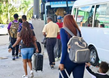 Transportistas reportan bajo flujo de pasajeros este Miércoles Santo y esperan aumento en las próximas horas