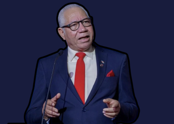 Richardson defiende compras de camiones y asegura participación de múltiples empresas en licitaciones