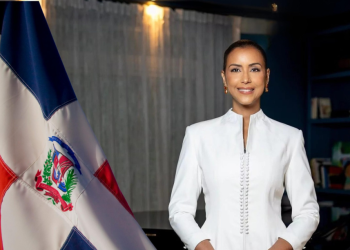 Diputada Selinée Méndez pide minuto de silencio por muerte de Carlos Batista