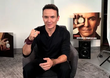 Fonseca «honra el tiempo» con un nuevo álbum fiel a su sonido «tropical con visos de pop»