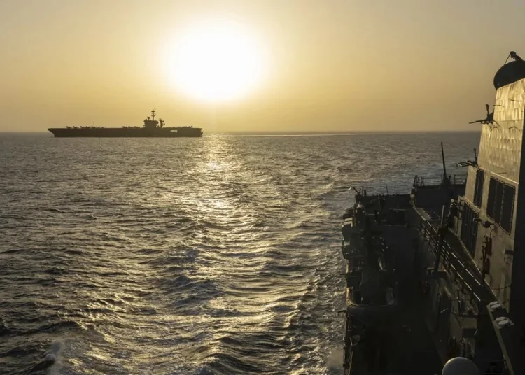 EE.UU. afirma que «no está bloqueando» el estrecho de Ormuz sino solo los puertos de Irán