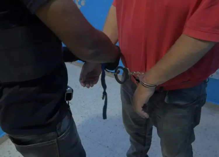 EE. UU. envía deportados a Paraguay; hay dominicanos