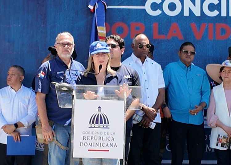 Ministra de la Mujer recuerda uso de los números 911 y *212 para asistencia durante Semana Santa