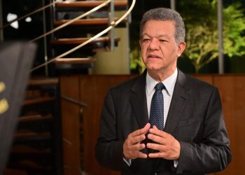 Leonel Fernández invita a la reflexión, la unidad y la solidaridad durante Semana Santa