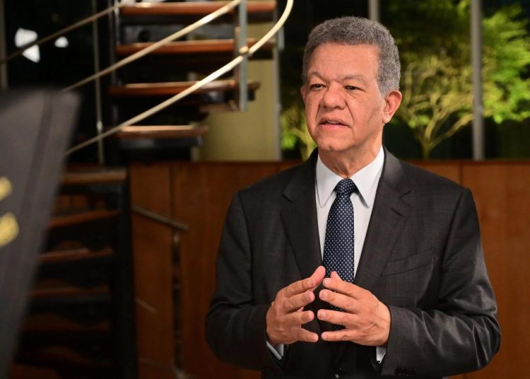 Leonel Fernández invita a la reflexión, la unidad y la solidaridad durante Semana Santa