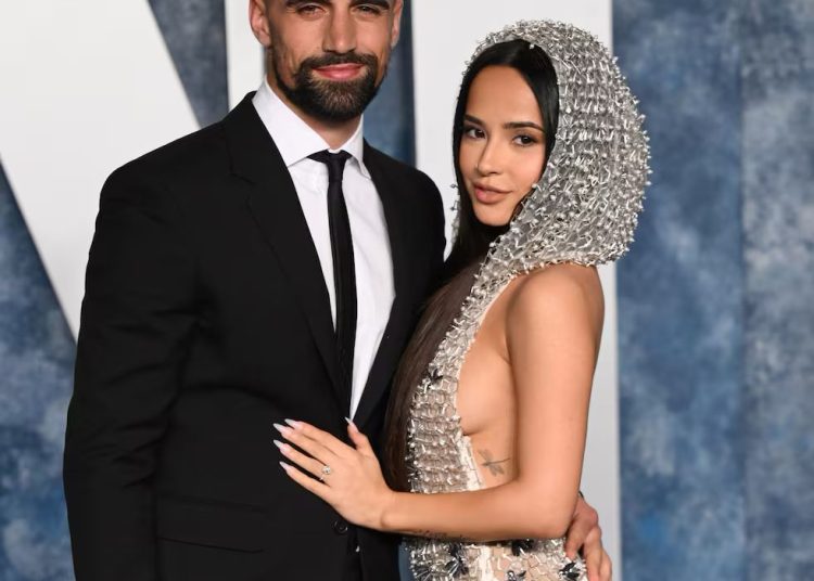 Becky G confirma que aunque canceló su compromiso perdonó la infidelidad de su novio y regresó con él