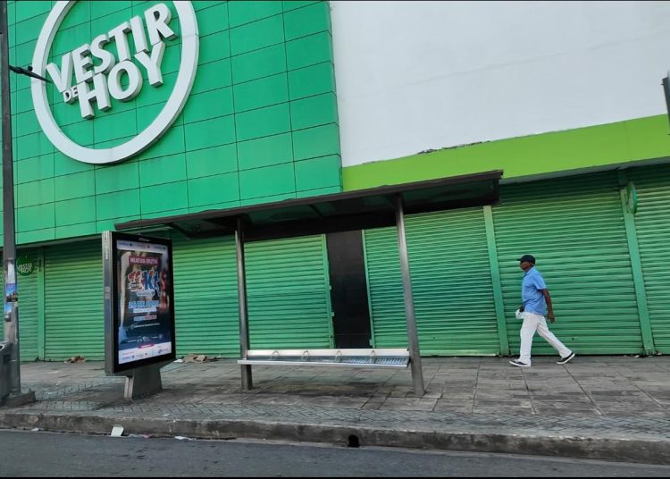 Comercios permanecen cerrados y avenidas despejadas durante el Viernes Santo 2026