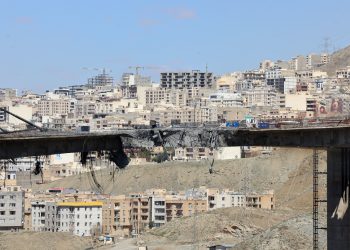 Medios de EE.UU. reportan audaz operación para rescatar aviador en territorio iraní