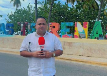 Comunicador Estarlyn Carela alerta sobre campaña de descrédito contra Las Terrenas y llama a una intervención integral del destino