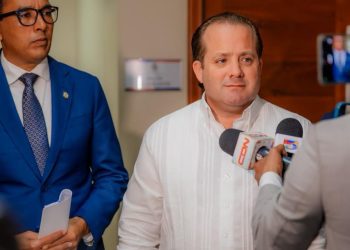 Paliza participa en comisión que estudia ley contra financiamiento ilícito