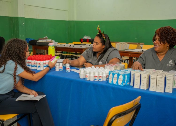 Inabie resalta su compromiso con salud de alrededor de 2 millones de estudiantes