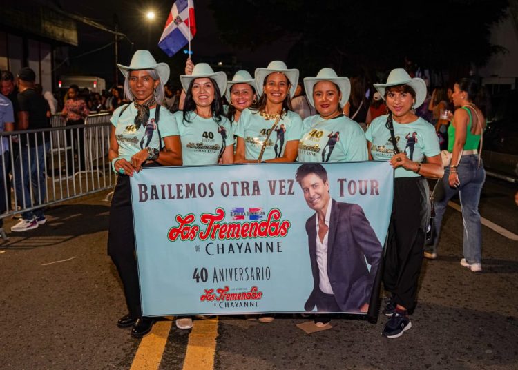 Chayanne reúne fanáticos de todas las edades en su concierto en Santo Domingo