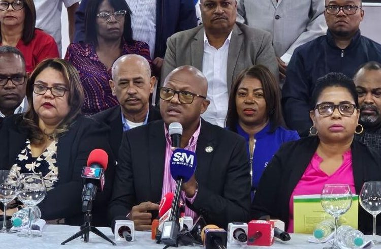 CMD dice no tener denuncias formales sobre supuesta venta de exámenes de residencia y pide pruebas