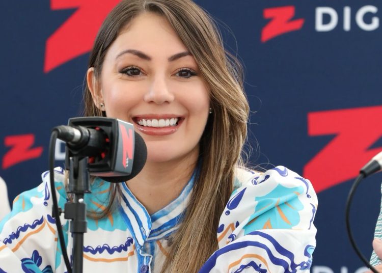 De comentarista a directora de prensa de Z 101: cinco años de evolución de Iluminada Muñoz