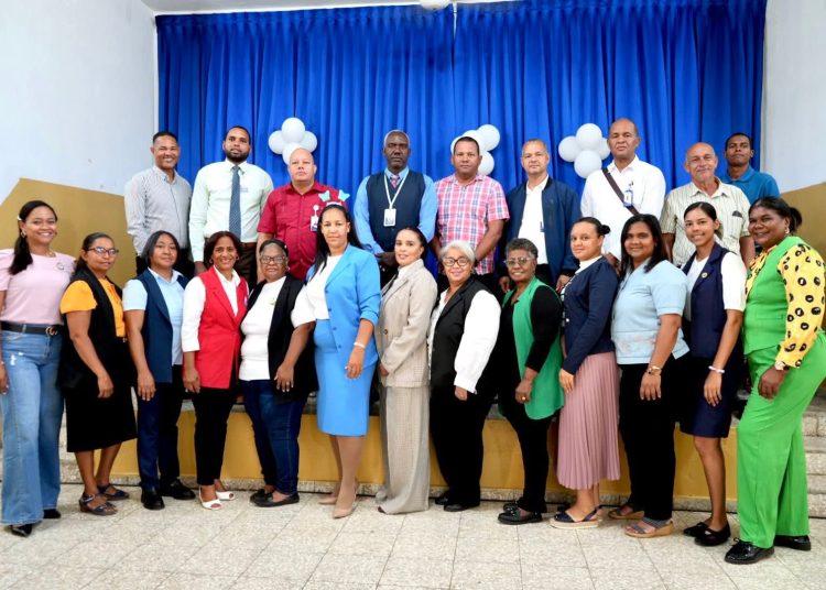 Regional 03 en Azua celebra Olimpiada de Ciencias Naturales 2026 con más de 100 estudiantes