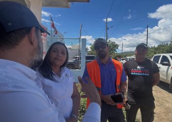 Gobernadora supervisa zonas afectadas por inundaciones en Villarpando, Azua