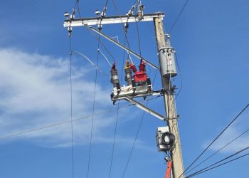 Distrito Municipal de El Limón permanece sin energía eléctrica en medio de conflicto entre distribuidoras