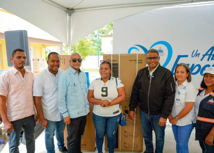 Gobierno asiste a más de 150 familias con enseres en Pantoja y Palmarejo