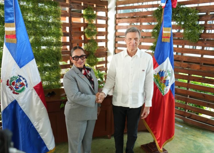RD y Haití acuerdan reabrir el espacio aereo en reunión bilateral